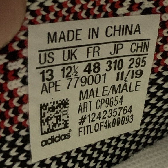 Yeezy Boost 350 V2 Zebra’s - Picture 4 of 5